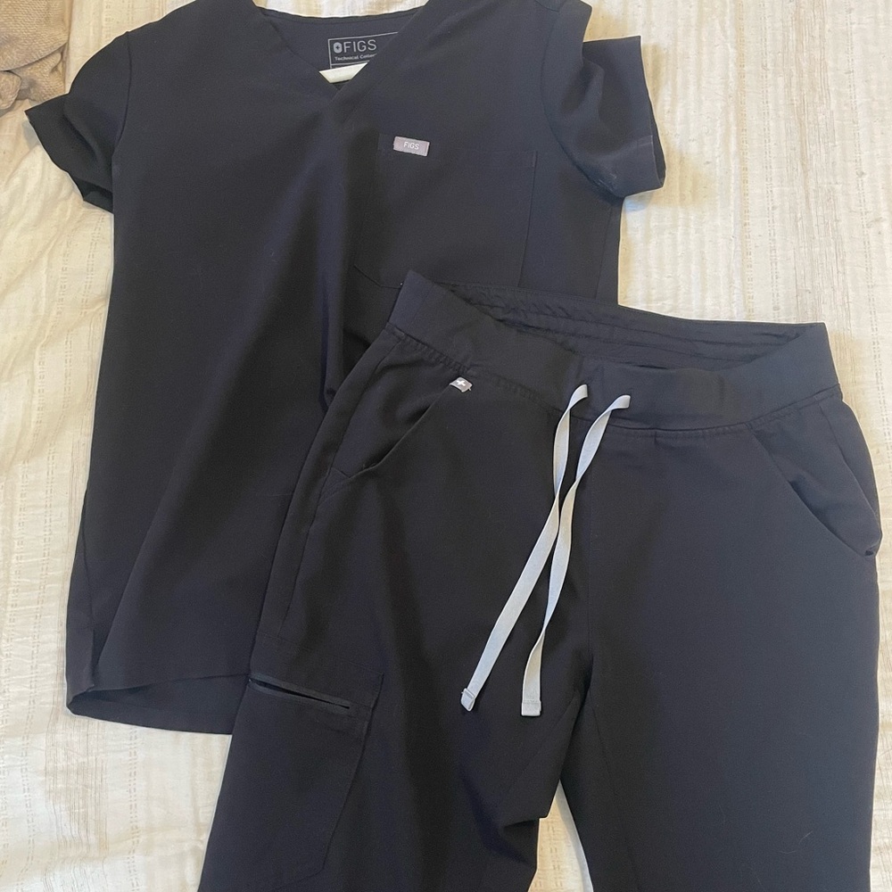 S FIGS BLACK JOGGER SET